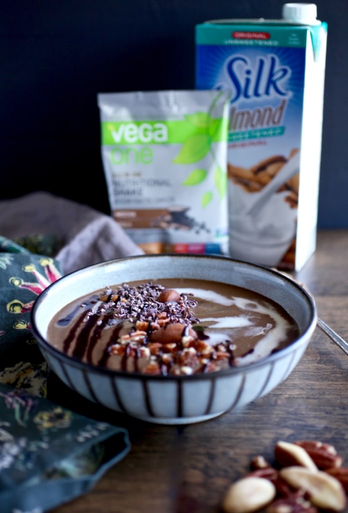 Mocha Nut Smoothie Bowl // Build A Better Smoothie via Nutritionist in the Kitch