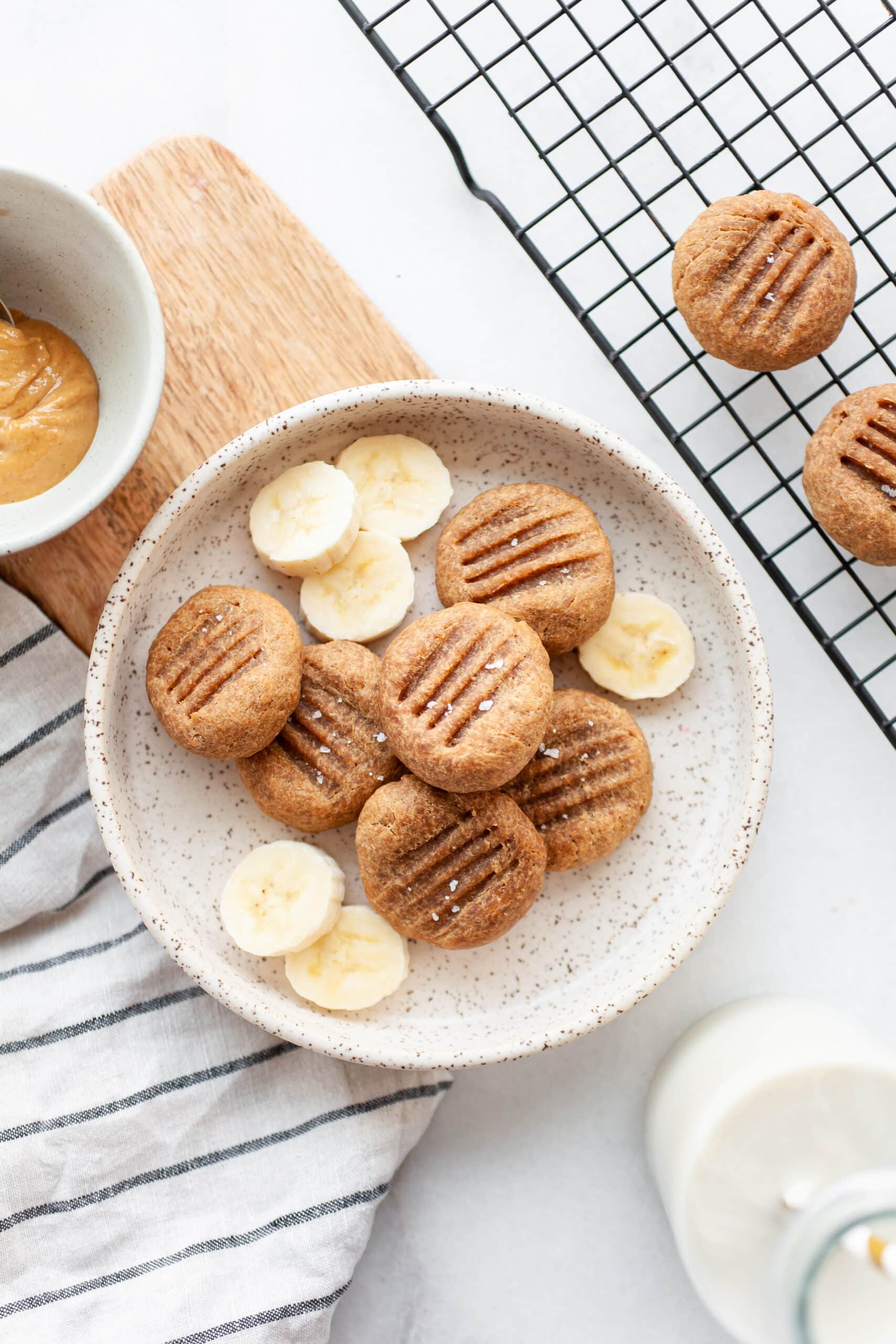 Healthy Peanut Butter Banana Cookies | 4-Ingredients Only!