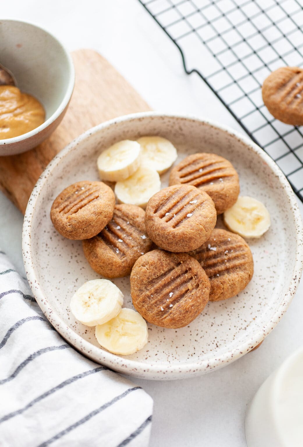 Healthy Peanut Butter Banana Cookies | 4-Ingredients Only!