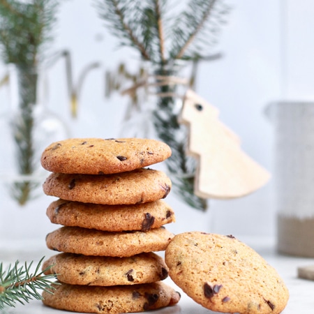 These 10 healthy cookie recipes are a must make for the Christmas season. Holiday treats are in high supply this time of year so why not bake up some healthy, delicious, gluten free, vegan, paleo, or dairy free options to share with your loved ones!