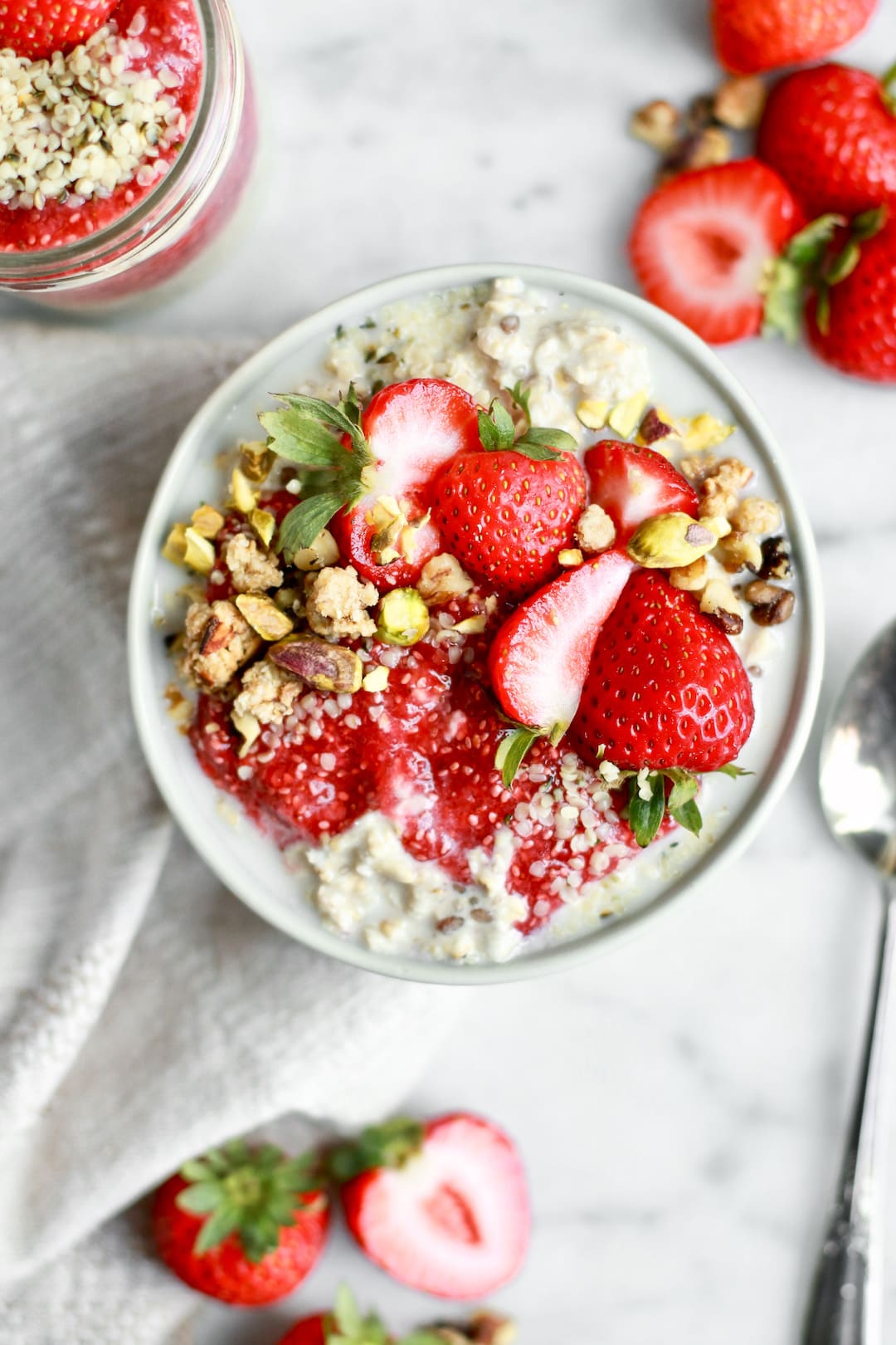 Strawberry Overnight Oats | Nutrition in the Kitch