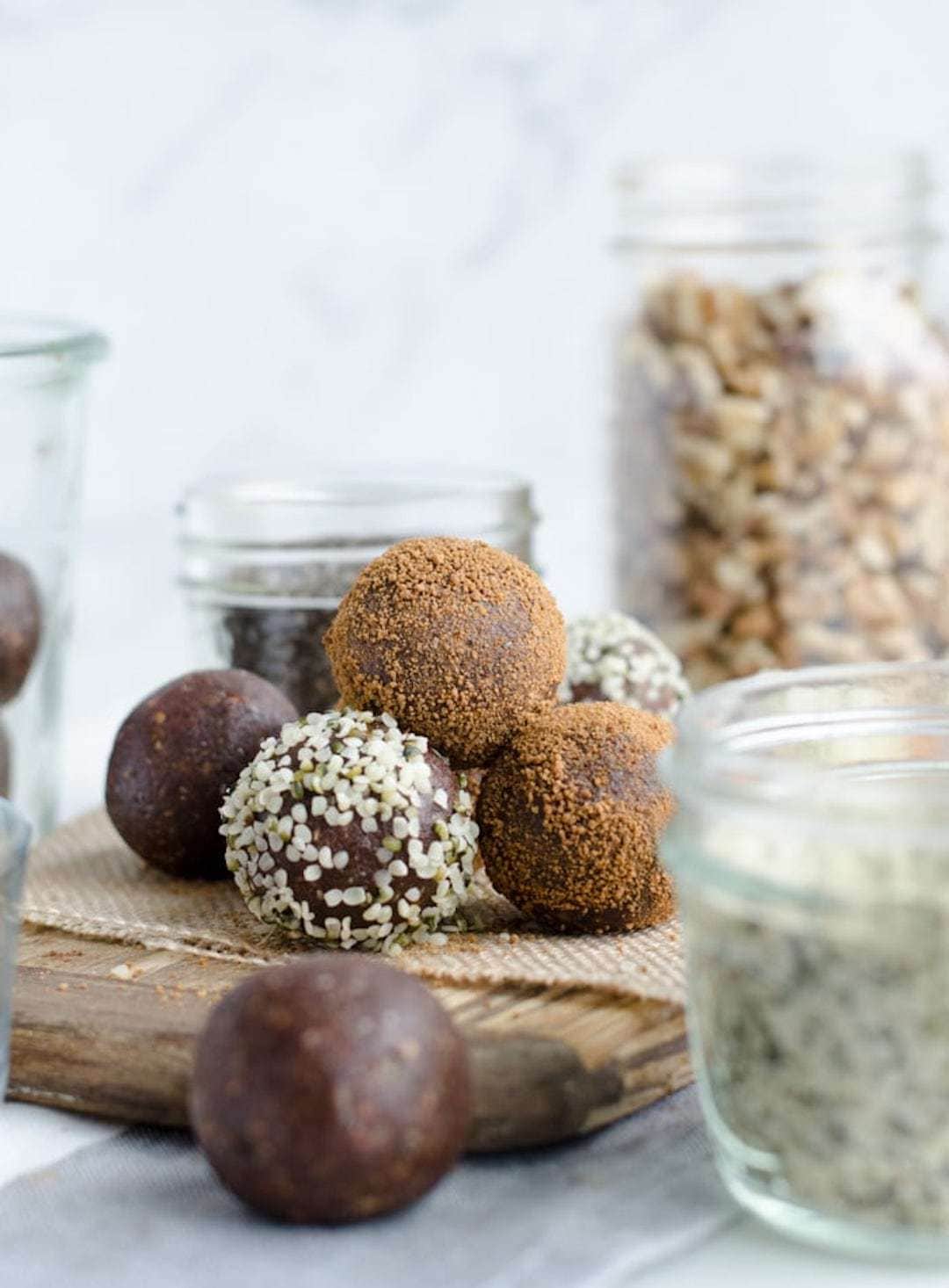 13+ Healthy Recipes with Hemp Hearts - Chocolate Cinnamon Hemp Superfood Balls 