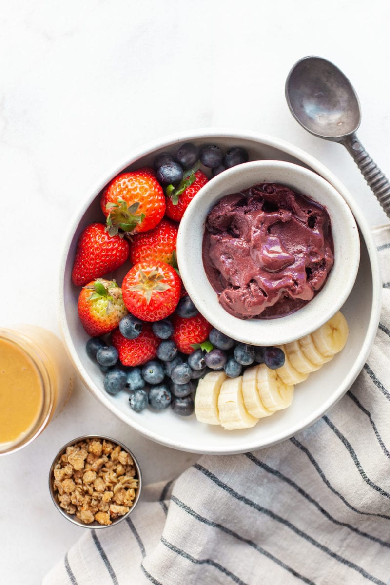 Easy Peanut Butter Acai Bowl Nutrition in the Kitch
