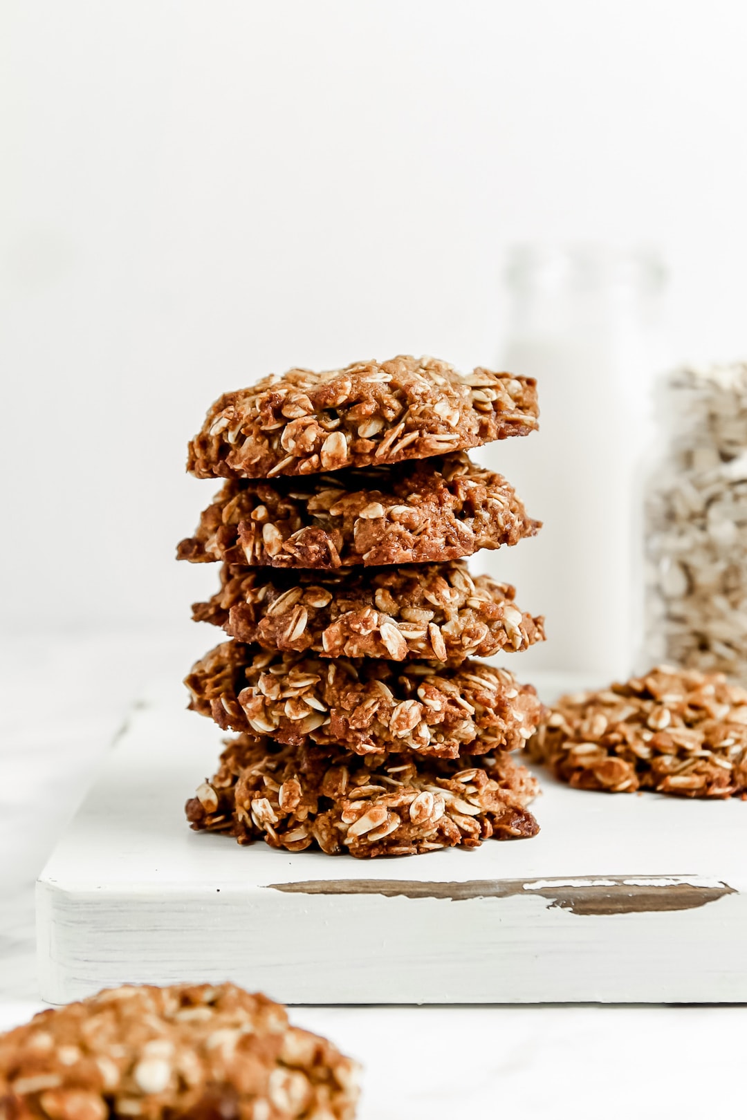 Healthy Almond Flour Oatmeal Cookies (Soft & Chewy!)