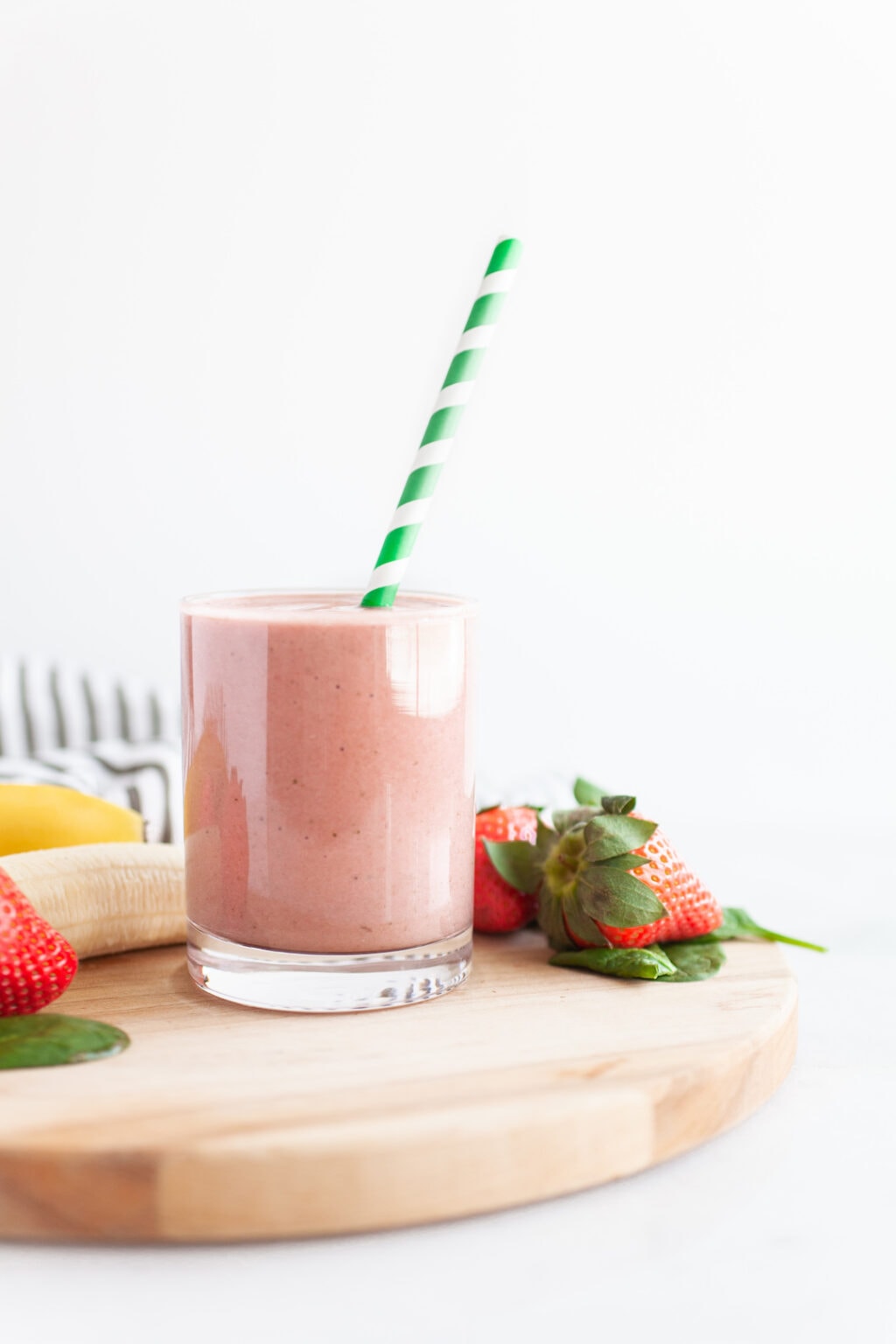 Easy Strawberry Banana Spinach Smoothie