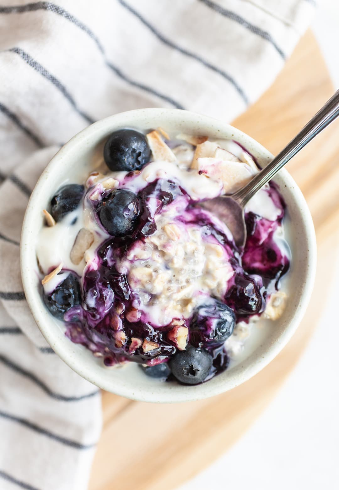 Easy Blueberry Overnight Oats gluten free, dairy free